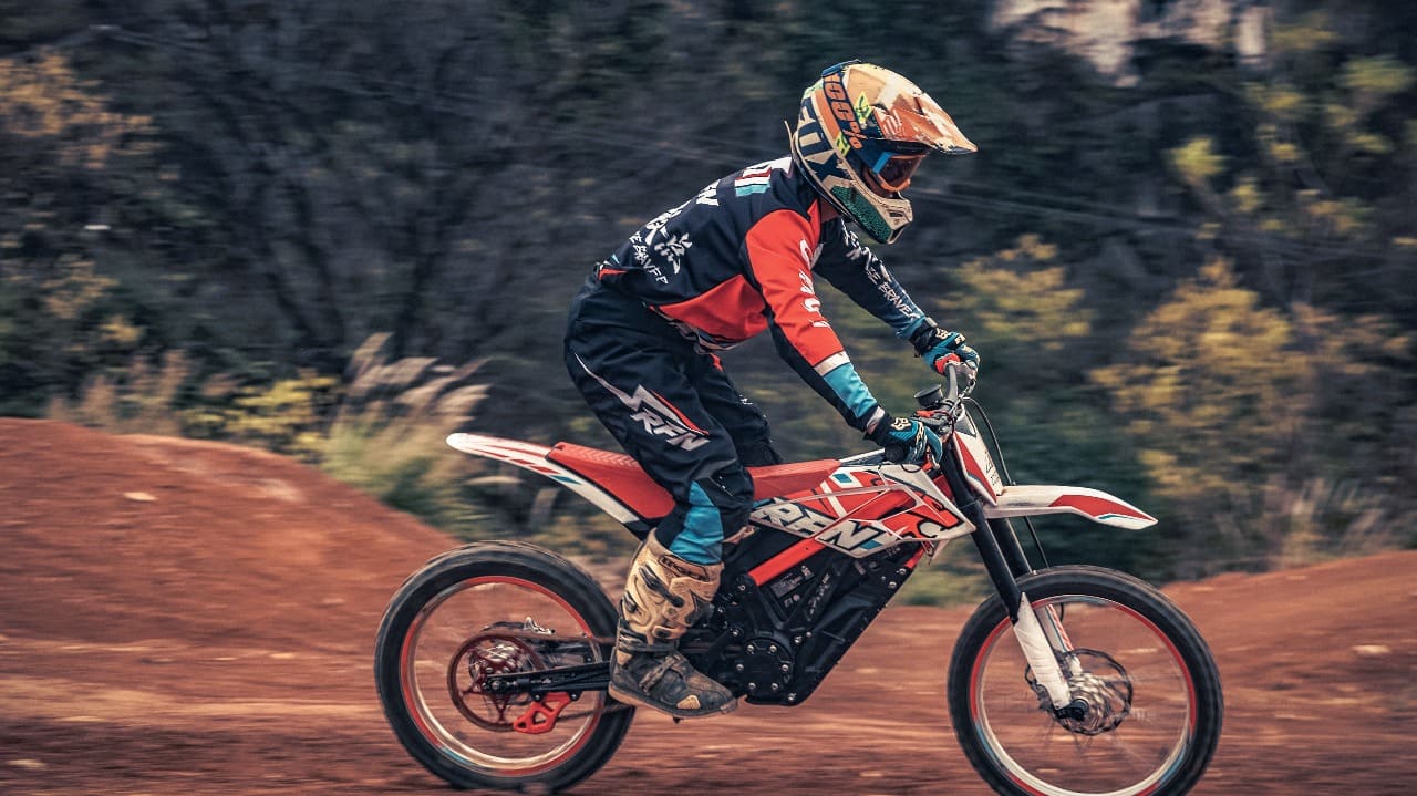 pit bike in racing